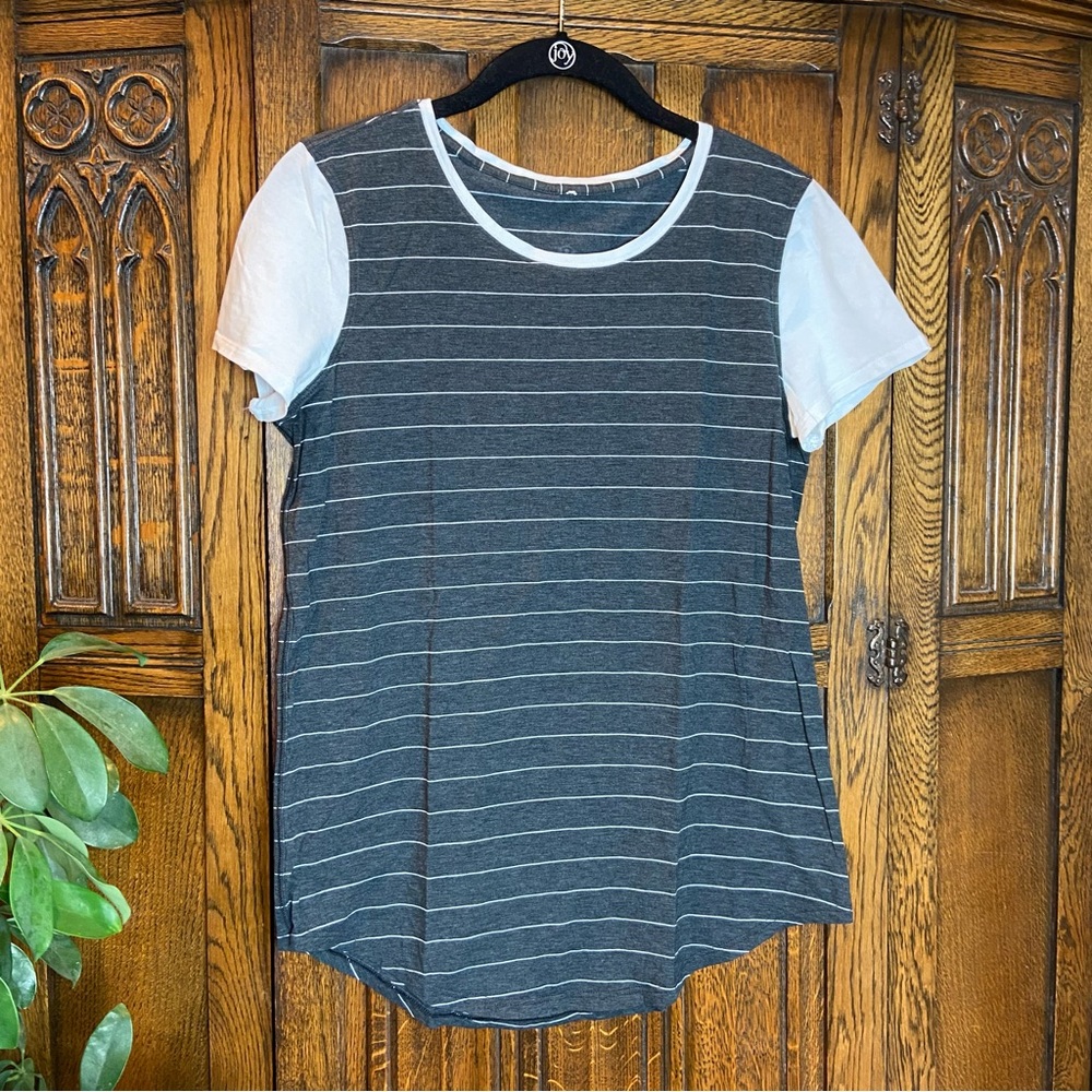 🔥 Lululemon athletica Striped Wicking Tee size Small